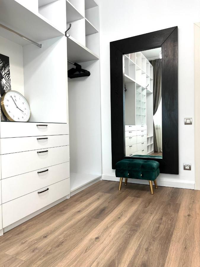 Sky View - Luxury Apartament - Sanador Victoriei Bucharest Exterior photo